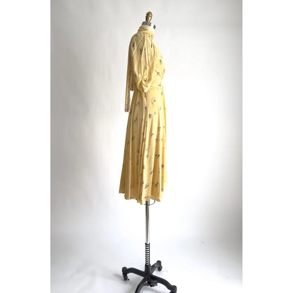 Virginie yellow floral vtg 70s‎ does 40s knee length dress - Picture 7 of 9